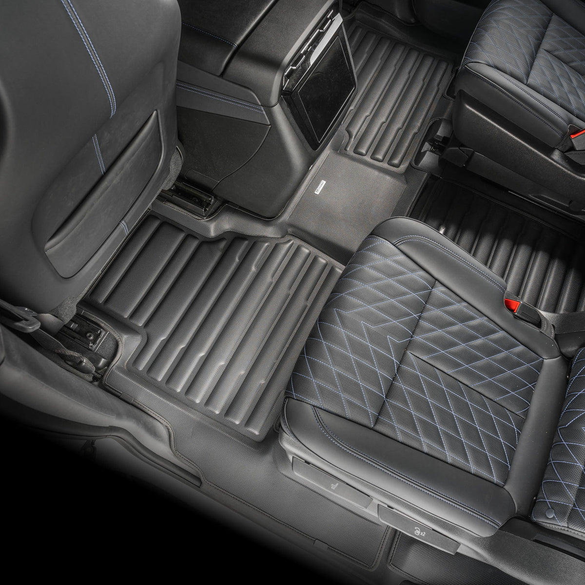 Cadillac Escalade IQ without Second Row Centre Console