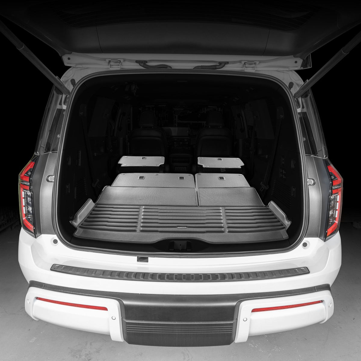 Infiniti QX80 7-Seater with Small Rear Console